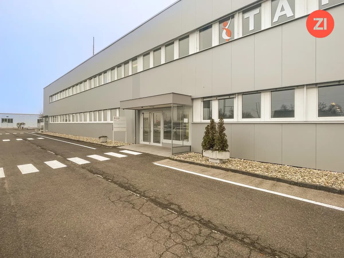 Großzügige Büro - und Lagerflächen in Traun
zwischen 200 m² bis 900 m² - Bild 1