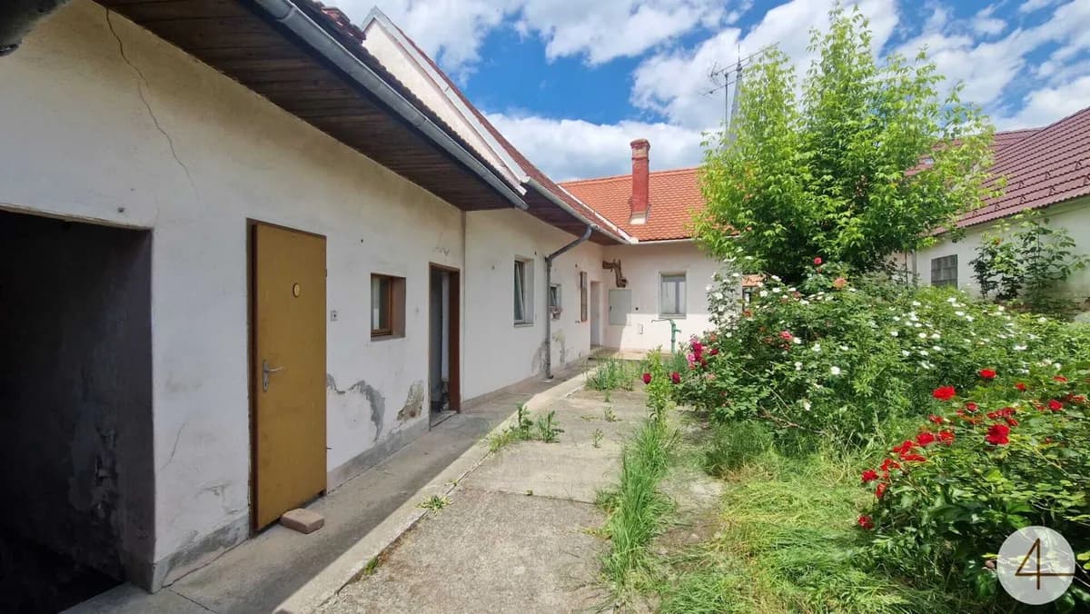 Sanierungsbedürftiges Haus zu verkaufen