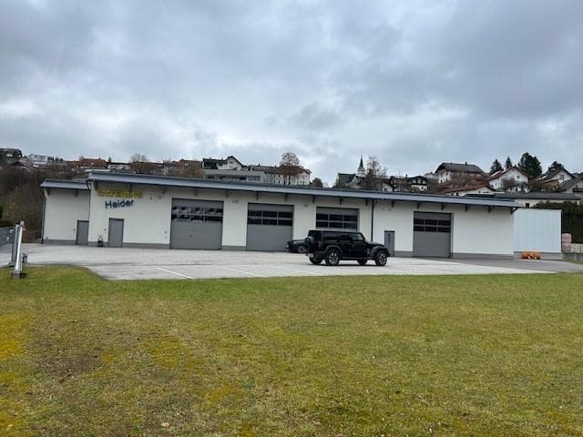 Neuwertige Gewerbehalle   auch geeignet für Veranstaltungen und Cateringbetriebe  KAUFPREIS AUF ANRAGE - Bild 1