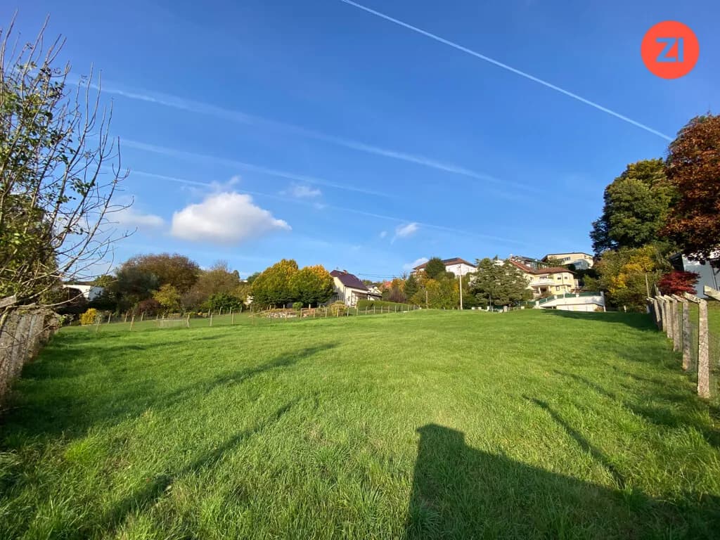 Ihr Traum vom Eigenheim: Malerisches Grundstück mit Waldblick in Wilhering - Bild 1