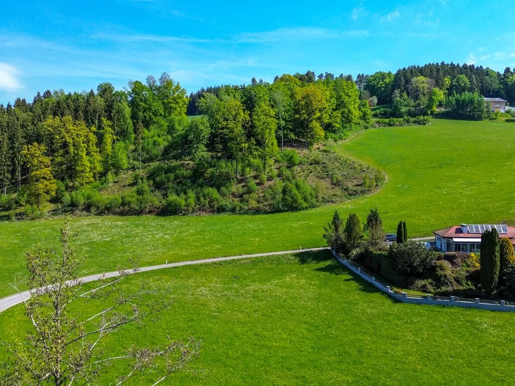 718 m² -Traumhaftes Grundstück in absoluter Ruhelage mit Südausrichtung & Blick auf die Kleine Rodl! - Bild 1