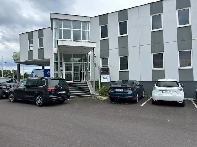 2 Bßroflächen in Traun direkt an der B 1 zu vermieten 175 m2 und 170 m2 - Bild 1
