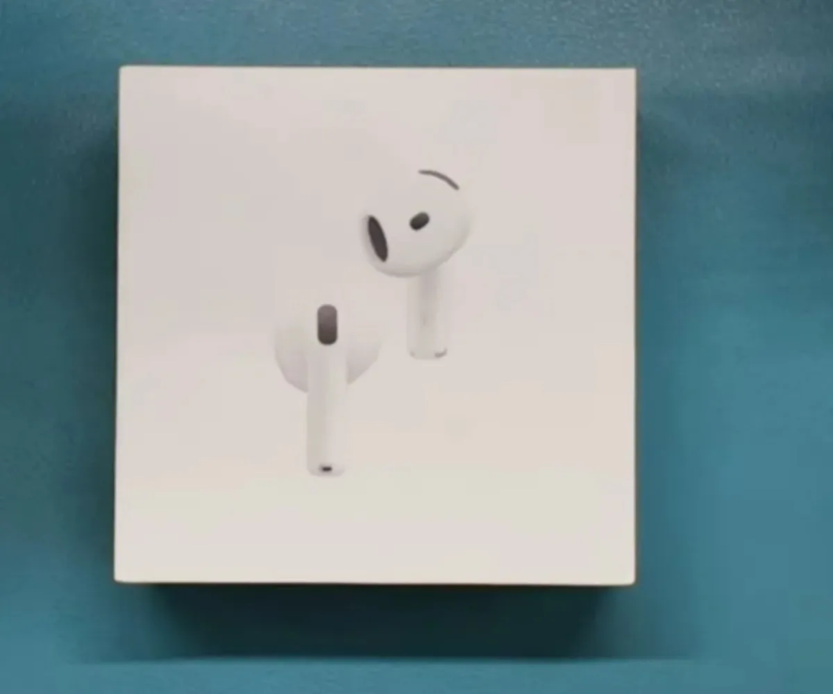 Apple AirPods 4 Kabellose Kopfhörer, Bluetooth Kopfhörer mit aktiver Geräuschunterdrückung, Adaptives Audio, Personalisiertes 3D Audio, Transparenzmodus, USB-C Ladecase, Kabelloses Laden - Bild 1