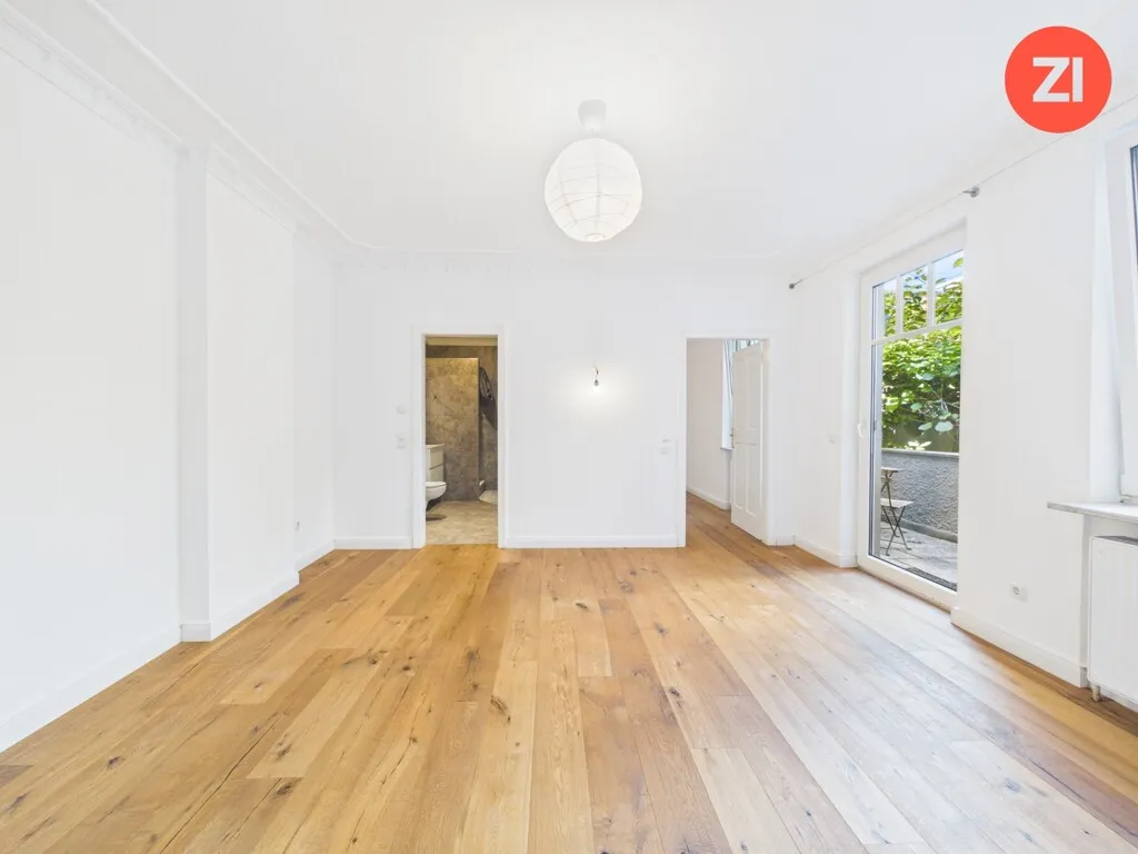 Legen Sie Ihr Angebot! Charmante 2 Zimmer Altbauwohnung mit ruhigem Innenhof-Balkon