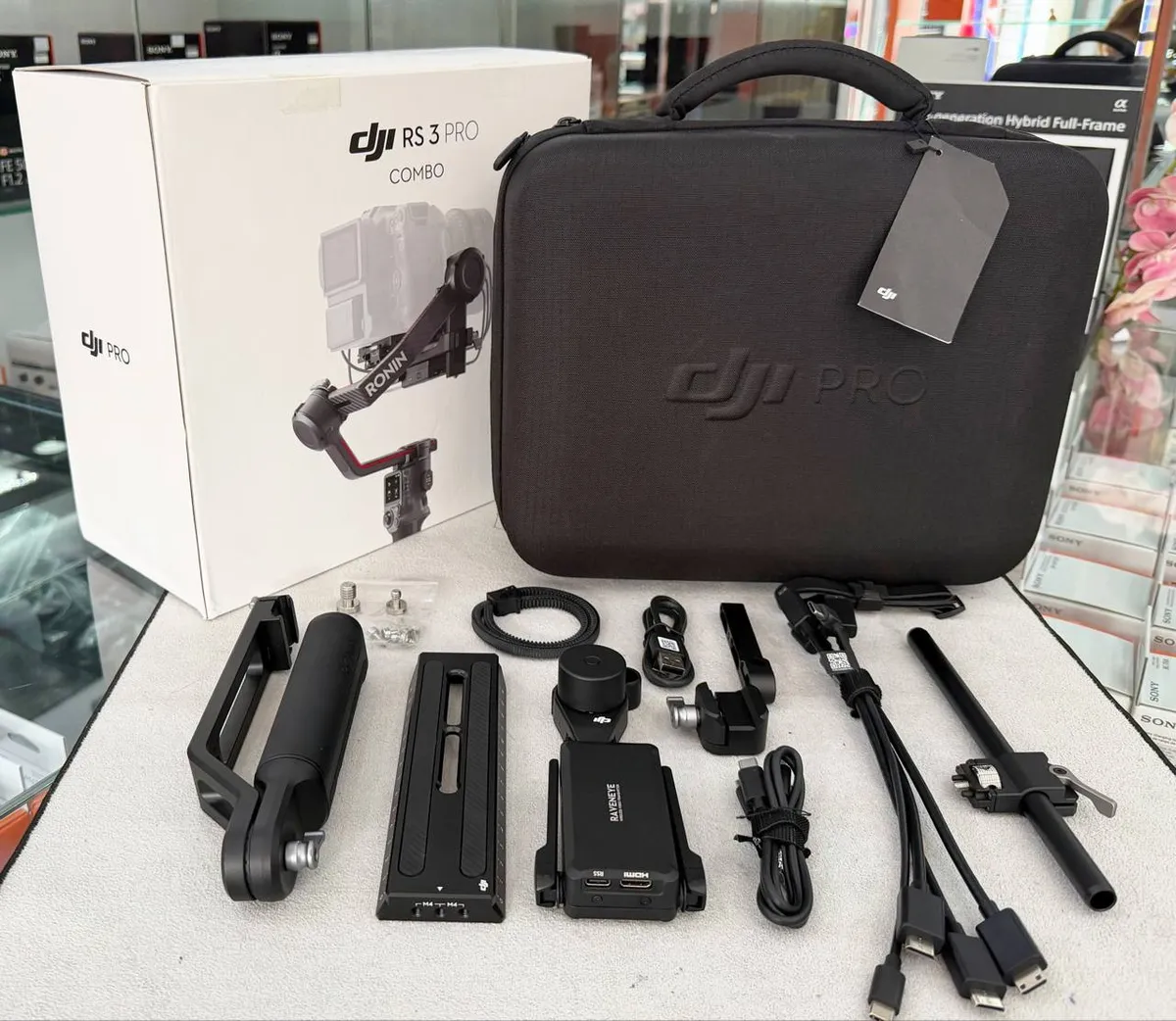 DJI RS3 Pro Combo Gimbal