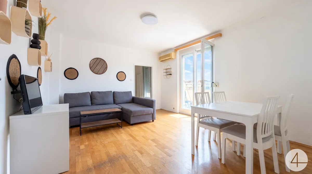 Charmante Dachgeschosswohnung mit Balkon – modernisiert & bezugsbereit