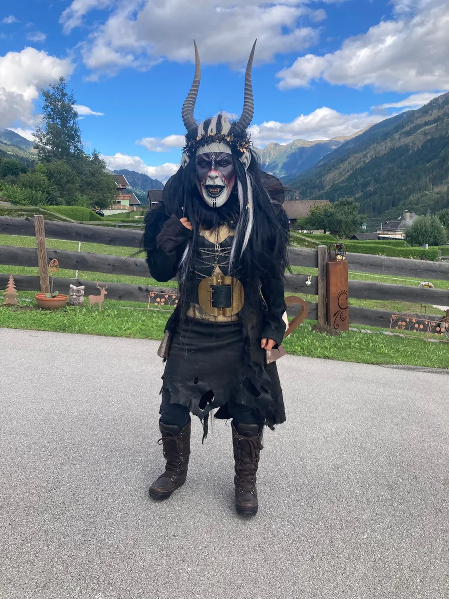 Perchtenkostüm / Krampusausrüstung für Damen